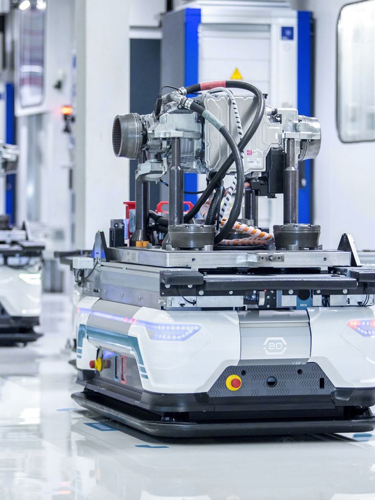 Automated transport robots at the Audi plant in Györ.	
