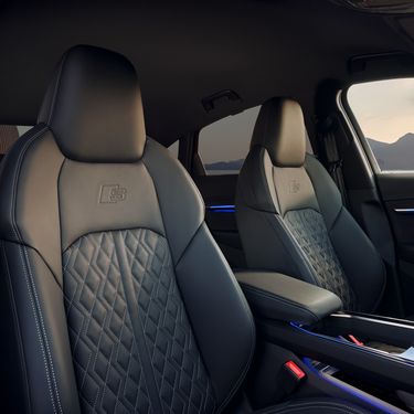 View seats Audi SQ8 Sportback e-tron