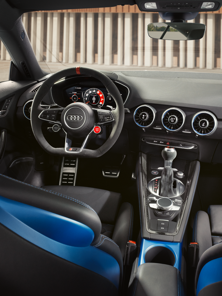 Audi TT RS Coupé interior view with focus on the RS gearshift